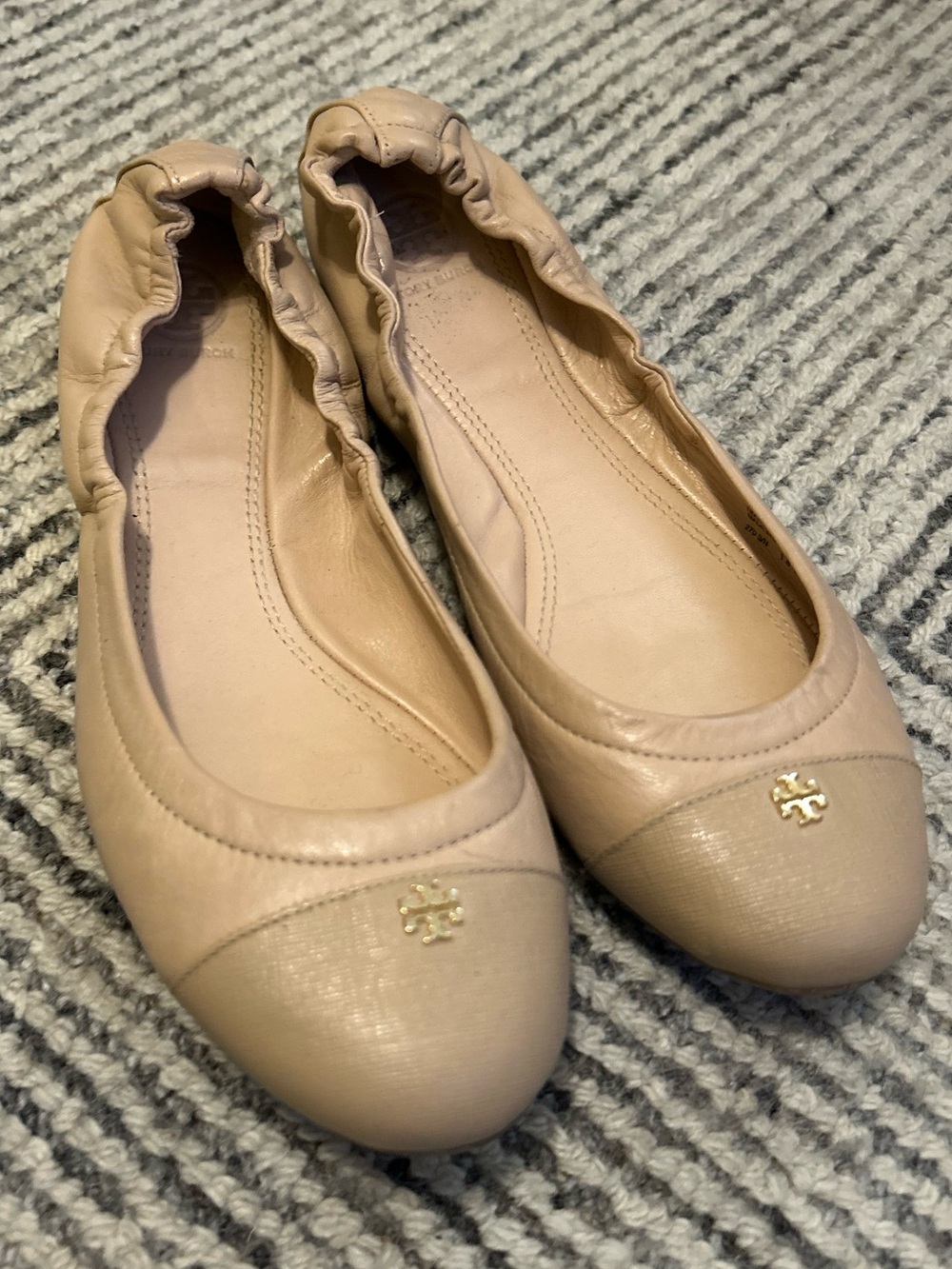 TORY BURCH York Ballet Flat Mestico Saffiano Leather Size 8 Beige Nude
